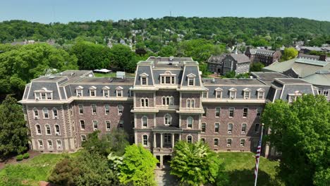 Pardee-Hall-En-El-Campus-Universitario-De-Lafayette-En-EE.UU.