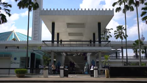 Frontal-view-of-the-main-entrance-of-the-Masjid-Negara-Malaysia,-the-largest-mosque-in-Kuala-Lumpur