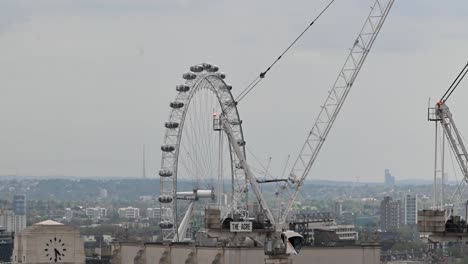 Vista-Al-London-Eye-Desde-El-Edificio-De-Correos,-Londres,-Reino-Unido