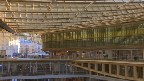 El-Dosel-Sobre-La-Estación-Chatelet-les-halles-En-París,-Francia