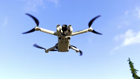 Imagen-De-Drone-Volando-En-El-Aire