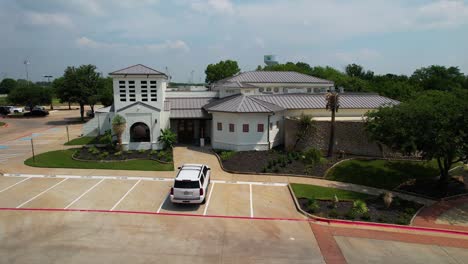 This-is-editorial-aerial-footage-of-Hugo's-Lost-Colony-restaurant-in-Highland-Village-Texas