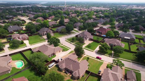 Editorial-footage-of-a-neighborhood-in-Flower-Mound-Texas-near-Clear-Ridge-Lane