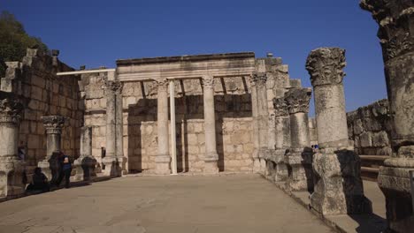Ruinas-De-La-Sinagoga-En-Cafarnaúm,-Israel,-A-Orillas-Del-Mar-De-Galilea,-Ruinas-De-Los-Tiempos-Bíblicos.
