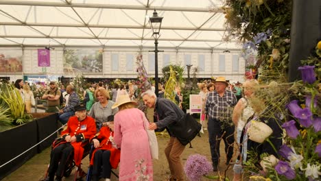 Pensionistas-De-Chelsea-En-La-Exposición-De-Flores-De-Chelsea