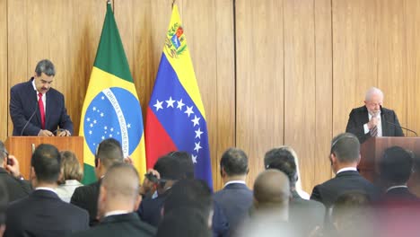 Lula-Se-Reúne-Con-Maduro-En-Conferencia-De-Prensa-Bilateral-En-Brasilia,-Brasil