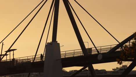 Morgenansicht-Der-Stadt-Brisbane-Bei-Sonnenaufgang-Vom-Südufer-Aus