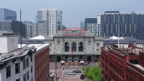 Dolly-zoom-drone-shot-of-front-of-Union-Station-in-Denver,-Colorado