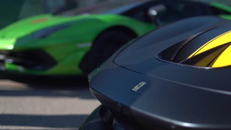 Focus-Pull-Shot-Von-Ferrari-Nach-Lamborghini