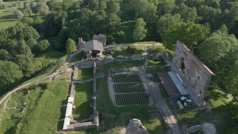 Amazing-drone-shot-of-An-panning-aerial-of-Viljandi-Ordulinnuse-ruins-in-Estonia
