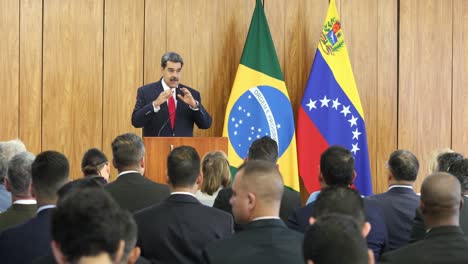 El-Presidente-Venezolano-Maduro-Se-Reúne-Con-El-Presidente-Brasileño-Lula-En-Una-Conferencia-De-Prensa-En-Brasil.