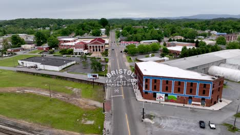 Retirada-Aérea-Rápida-Bristol,-Tennessee,-Virginia