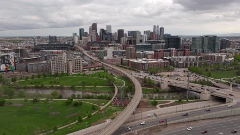 Autobahnverkehr-Außerhalb-Von-Denver,-Colorado