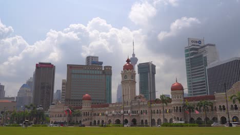 Hermosa-Vista-Sobre-El-Centro-De-Kuala-Lumpur-Con-La-Plaza-Meredeka-Y-La-Torre-Kl