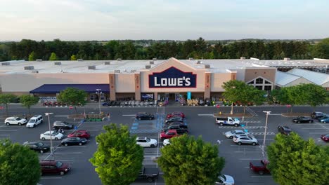 Lowe's-Home-and-Garden-store