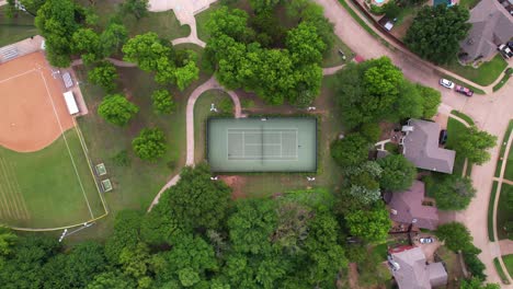 Imágenes-Aéreas-De-Personas-Jugando-Tenis-En-Flower-Mound,-Texas.