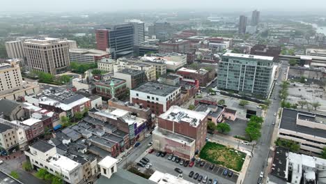 Skyline-Von-Wilmington,-Delaware-An-Einem-Nebligen-Morgen