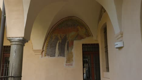 Pintura-Al-Fresco-En-El-Claustro-De-La-Iglesia-De-San-Giacomo-En-Soncino
