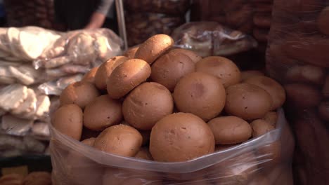 Knäckebrot-Oder-Kekse-Auf-Der-Straße-Verkaufen