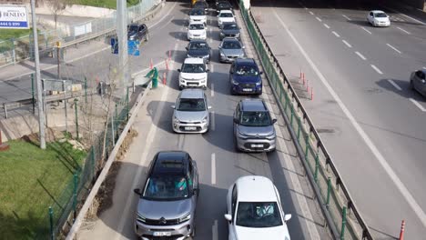 Lapso-De-Tiempo-De-Atasco-En-La-Autopista-E5-De-Estambul-Desde-Una-Vista-De-ángulo-Alto-Como-Lapso-De-Tiempo