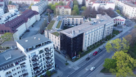 Iconic-Victor's-Residenz-Hotel-in-Berlin,-aerial-arc-view