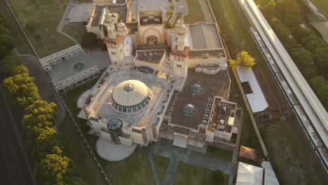 The-King-Fahd-Islamic-Cultural-Center-in-Buenos-Aires-City-at-sunset