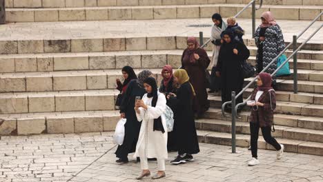 Die-Flüchtlinge,-Männer,-Frauen,-Kinder