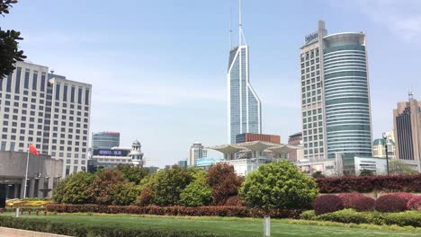 Weißes-Gebäude-Der-Shanghaier-Stadtplanungsausstellungshalle-Und-Des-Hauptstadtbüros-In-Shanghai,-China