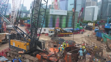 Trabajadores-De-Ingeniería-Chinos-Son-Vistos-En-Un-Proyecto-De-Construcción-En-Desarrollo-En-Hong-Kong