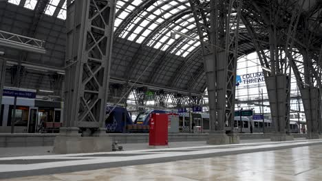 Inside-View-Of-The-Platform-Hall-In-Frankfurt-Main-Station