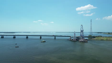 Die-Haringvliet-Brücke,-über-Die-Die-Autobahn-A29-In-Südholland-Verläuft,-Ist-Wegen-Renovierungsarbeiten-Geschlossen