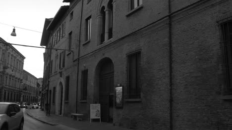 Aufnahme-Der-Altstadt-Und-Der-Stadtstraßen-In-Forli,-Italien