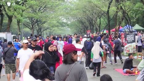 Residents-take-a-morning-walk-during-car-free-day-in-Jakarta,-Indonesia