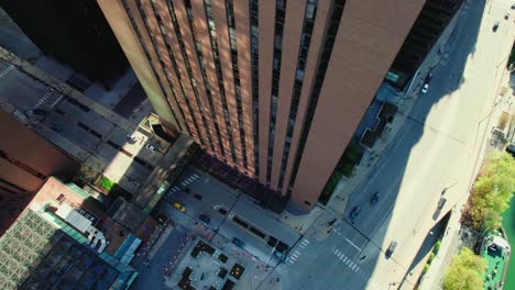 dynamic-and-unique-aerial-of-Hyatt-Regency-Chicago