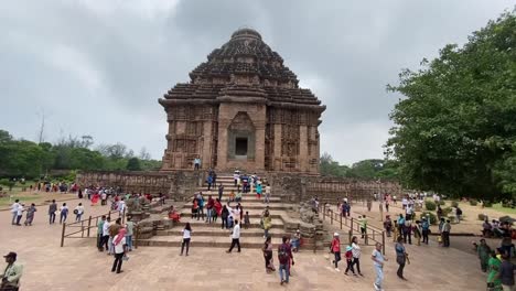 Wide-angle-shot-of-Konark-Sun-Temple-is-a-13th-century-CE-Sun-Temple-at-Konark-in-Odisha,-India