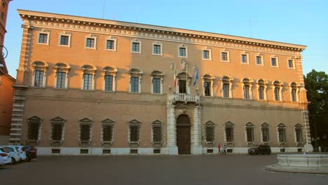 Foto-Del-Palacio-Paulucci-De-Calboli-En-Forli,-Italia.