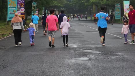 Residents-take-a-morning-walk-during-car-free-day-in-Jakarta,-Indonesia