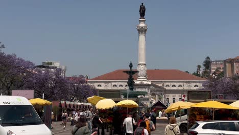 Toma-Panorámica-De-La-Famosa-Plaza-De-D