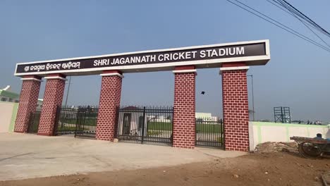 Toma-De-Un-Estadio-De-Cricket-Shri-Jaganath-Recién-Inaugurado