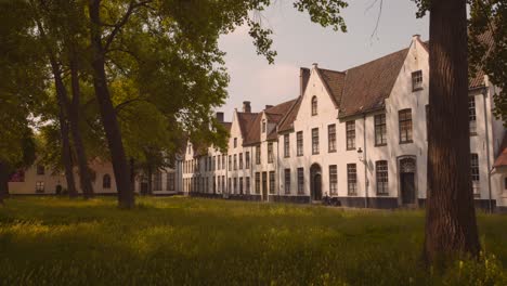 Historic-landmark-of-Beguinage-convent-in-Bruges,-Belgium
