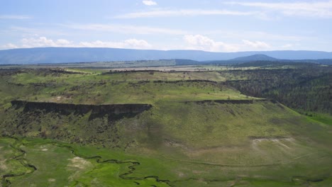 Panoramic-Aerial-View-Of-Willow-Creek-Ridges-During-Summer-In-Oregon,-USA