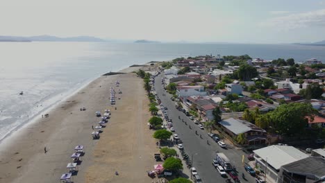 Tour-Grupal-En-Auto-Y-Moto-Por-El-Mar,-Costa-Rica,-Puntarenas,-Pura-Vida,-Manglar,-Playa