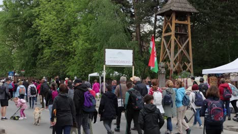 Hungarian-Catholic-pilgrims-on-Pentecost-Pilgrimage-arrive-at-Csiksomlyo,-Romania