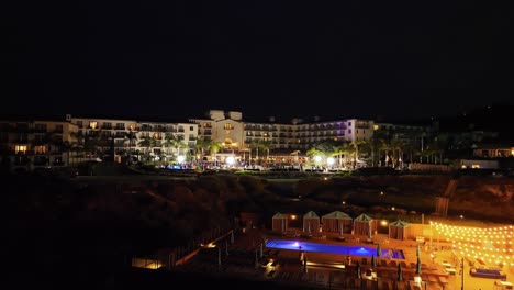 Terranea-Resort-in-Rancho-Palos-Verdes,-California---nighttime-aerial-establishing-shot