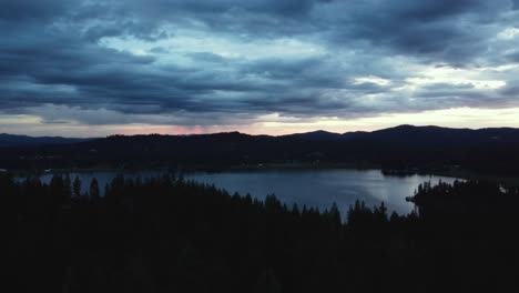 Dramatic-Sunset-Over-Redfish-Lake-In-Idaho,-USA