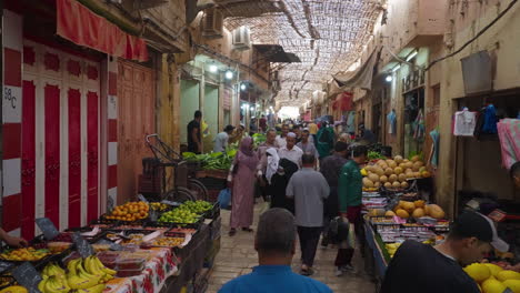 Local-Market-With-Fruit-And-Vegetable-Stalls-In-Ghardaia,-M'zab-Valley,-Algeria