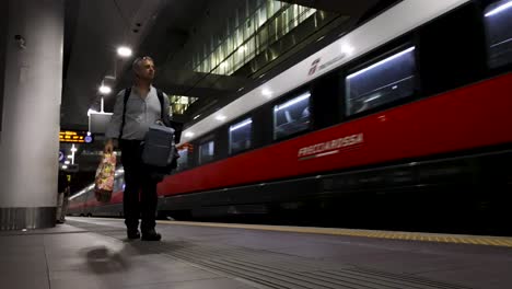 Trenitalia-Frecciarossa-Train-Arriving-At-Bologna-Station-Platform