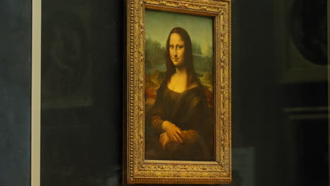 La-Famosa-Gioconda,-Pintura-De-Monalisa,-De-Leonardo-Da-Vinci,-En-El-Museo-Del-Louvre,-Francia