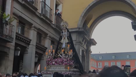 Front-View-Of-Processions-Of-Holy-Week-María-Santísima-De-Los-Siete-Dolores-Toledo-Street-In-Madrid