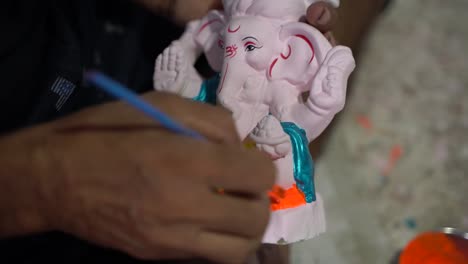 An-artist-is-making-an-idol-of-a-Hindu-deity